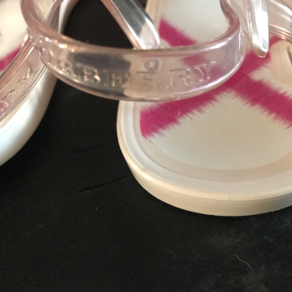 BURBERRY PINK T- STRAP Rubber Sandals - Picture 2 of 6